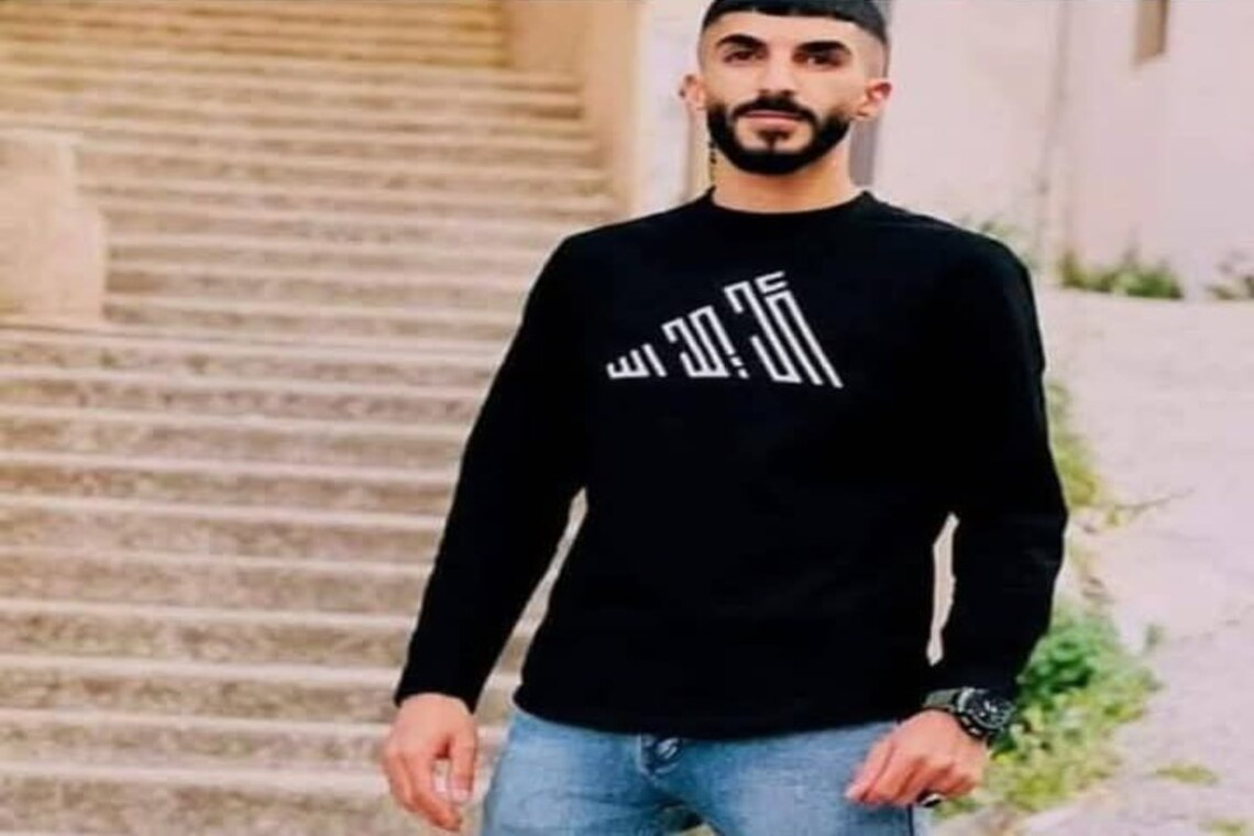 بعد شهور من الملاحقة، اعتقلت قوات الاحتلال الشاب حسن كساب من بلاطة البلد شرقي نابلس على حاجز عورتا جنوب المدينة.